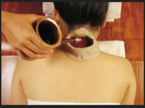 Greeva Basti neck therapy