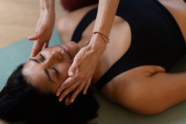 Shirodhara Plus therapy